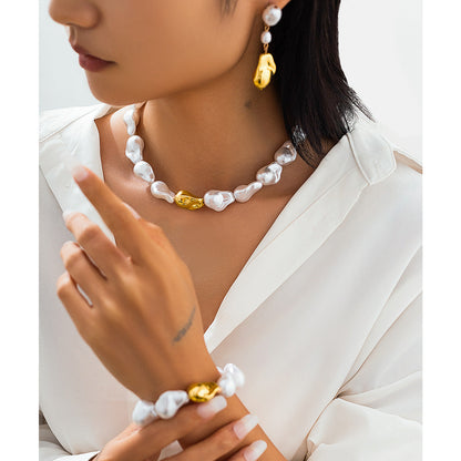 French retro imitation pearl Baroque necklace