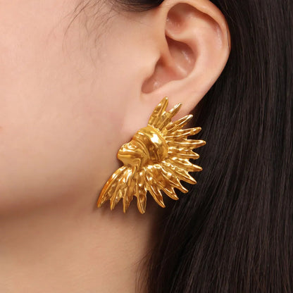 Geometric jewelry with wrinkled texture
