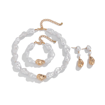 French retro imitation pearl Baroque necklace