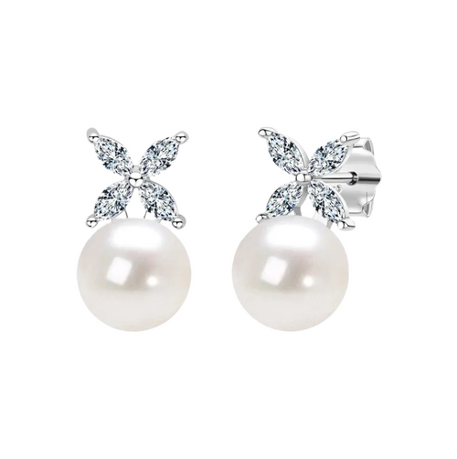 Fashionable freshwater pearl earrings